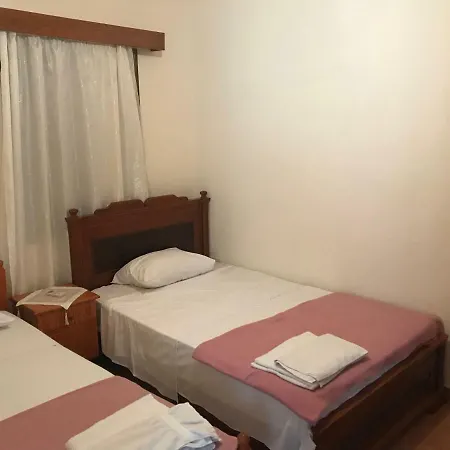 Small Sunny House * Pomos