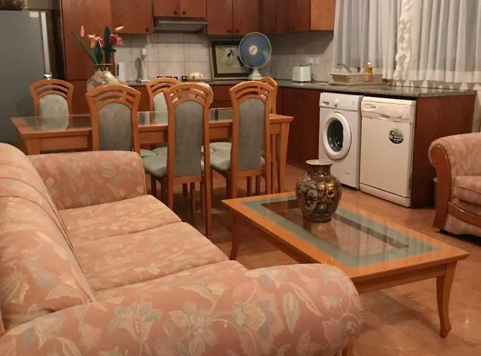 Small Sunny House * Πωμός